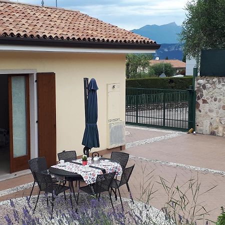 Appartamento Con Giardino A Cisano Di บาร์โดลิโน ภายนอก รูปภาพ