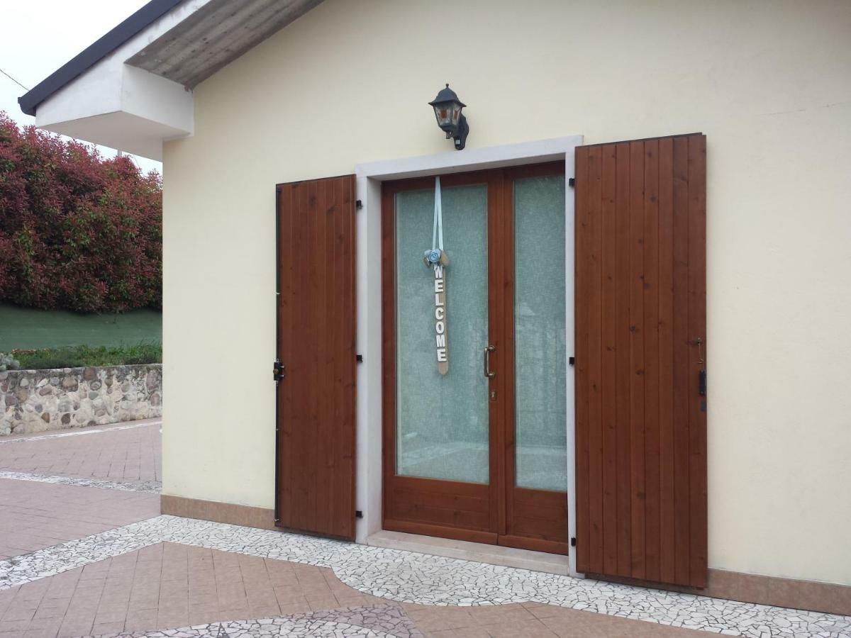 Appartamento Con Giardino A Cisano Di บาร์โดลิโน ภายนอก รูปภาพ