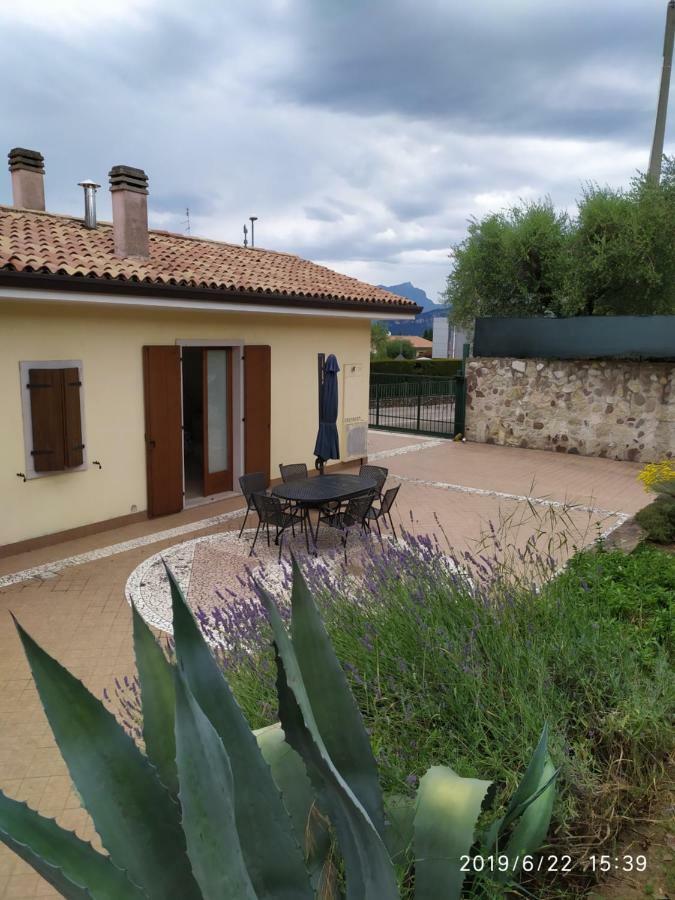 Appartamento Con Giardino A Cisano Di บาร์โดลิโน ภายนอก รูปภาพ