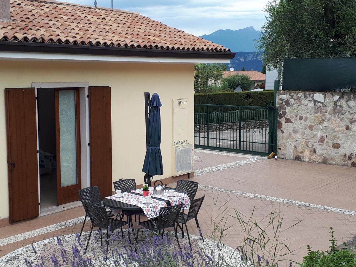 Appartamento Con Giardino A Cisano Di บาร์โดลิโน ภายนอก รูปภาพ